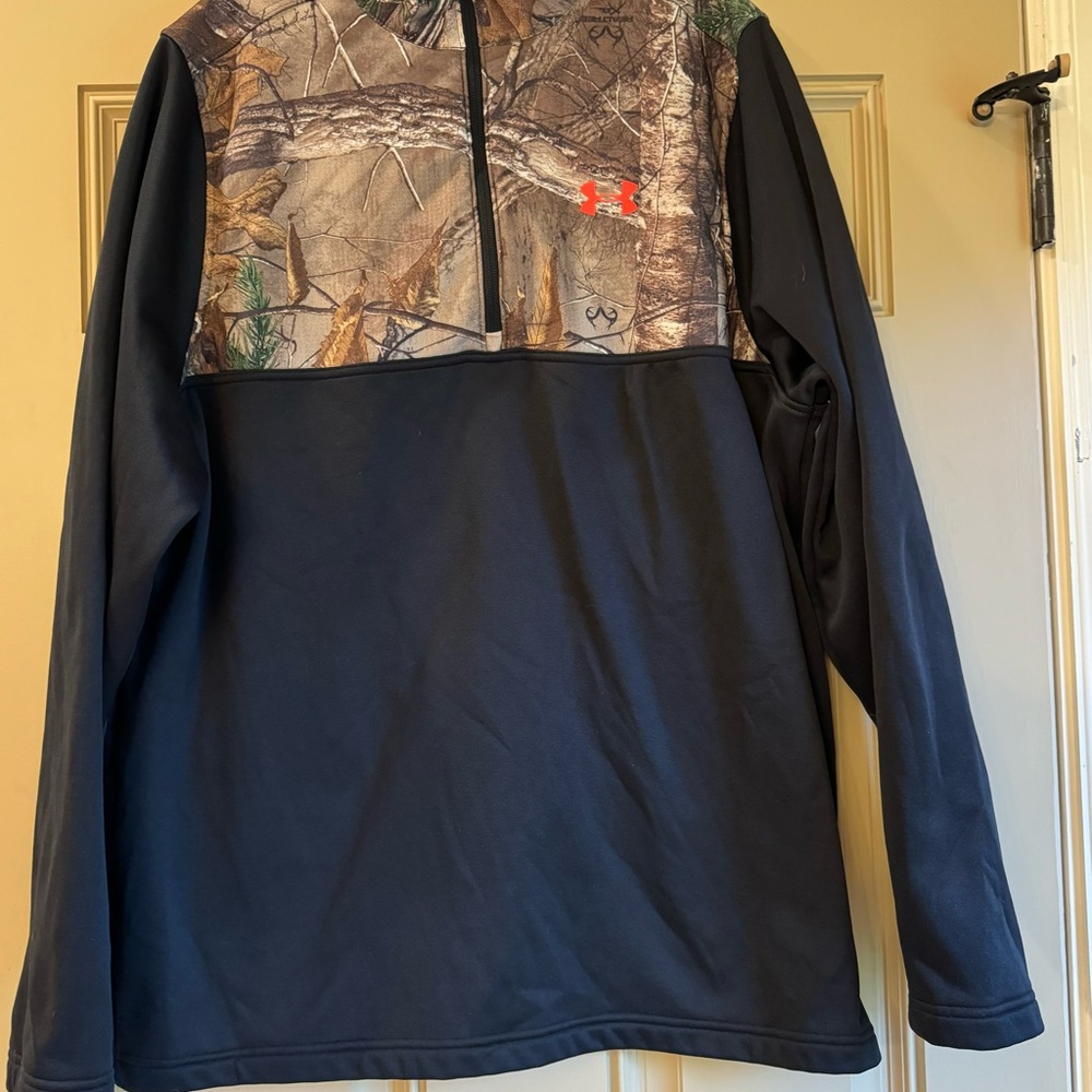 Underarmour 1/4 zip fleece sweatshirt